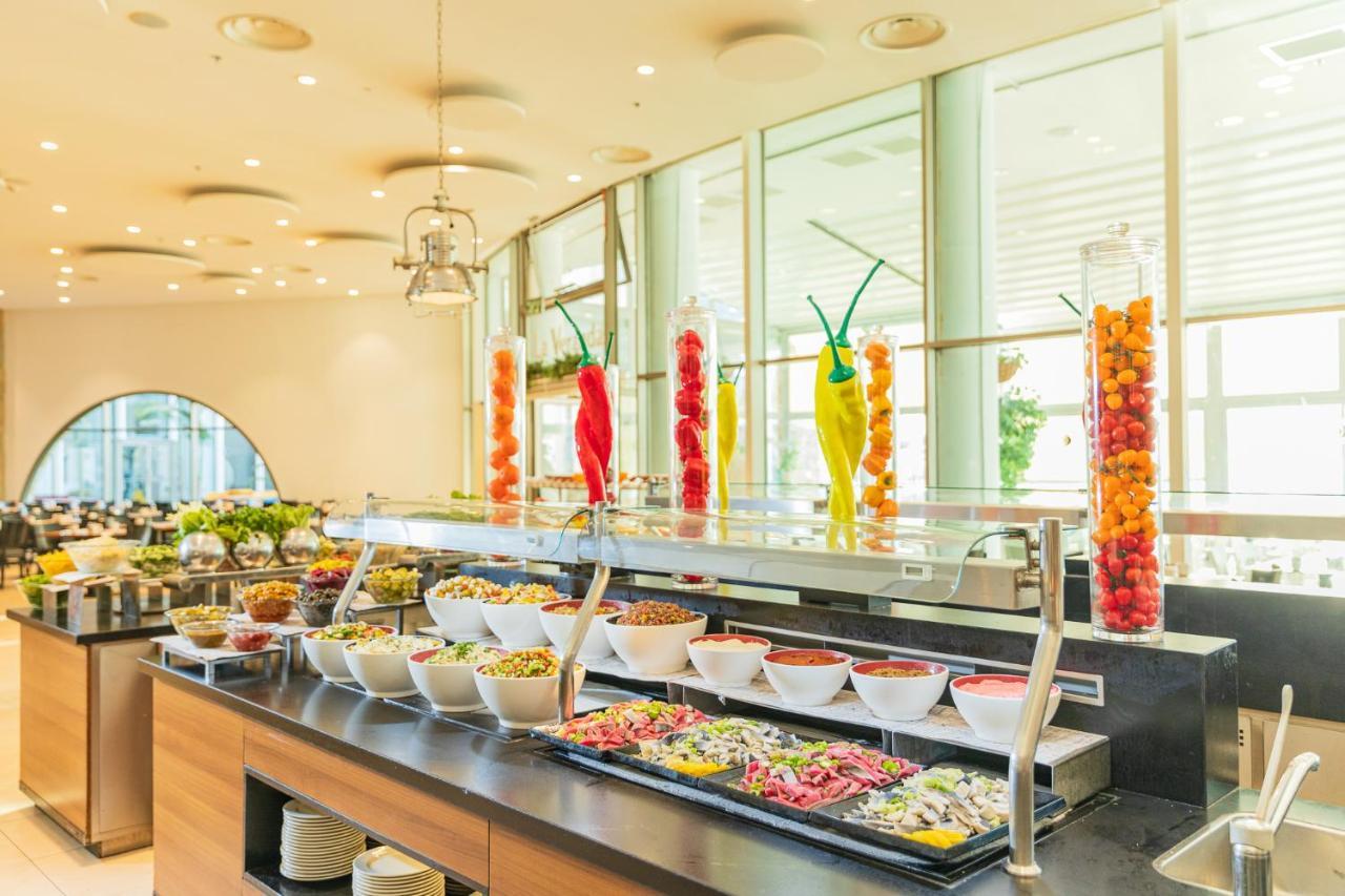 Enjoy Dead Sea Hotel Ein Bokek Exterior photo A salad bar